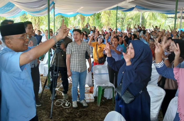 Anton Saragih menjumpai warga