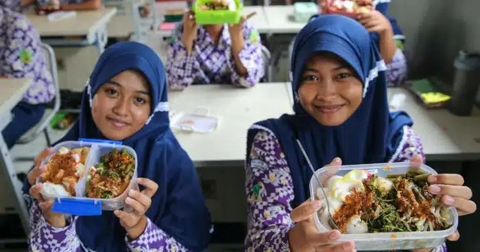 Simulasi makan siang gratis